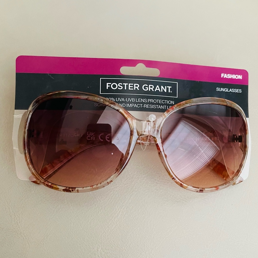 Foster Grant Women’s Tortoiseshell Sunglasses with Brown Gradient Lenses - Picture 7 of 7